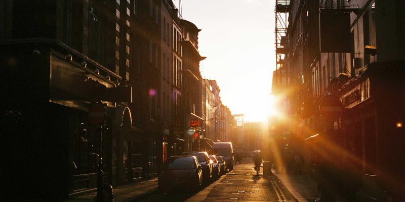 河北卓越机电：港口码头大型起重设备传动系统稳定性提升策略与工业解决方案